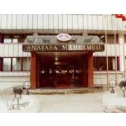 ANAYASA MAHKEMESİNE YİNE KADIN BAŞKAN