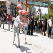 BAYKAL A TAŞ VE YUMURTA ATANLAR YAKALANDI