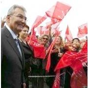 CHP DEN İZMİR DE GÖVDE GÖSTERİSİ