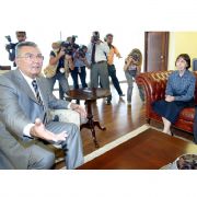 BAYKAL, RAHŞAN ECEVİT LE EL SIKIŞMADI