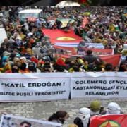 BDP MİTİNGİNDE TEHLİKELİ PANKART!