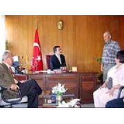 VALİ MİLLETİN EFENDİSİNİ YUMRUKLAYACAKTI