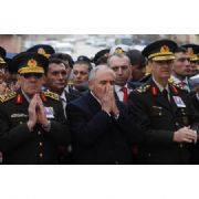TÜRKİYE ŞEHİTLERİNE AĞLADI