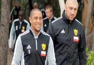 ROBERTO CARLOS, FENER E GÖZ KIRPTI