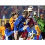 GALATASARAYLILAR KAN AĞLIYOR