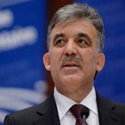 CUMHURBAŞKANI  GÜL:  DÜNYA,  AB İLE BİTMİYOR 