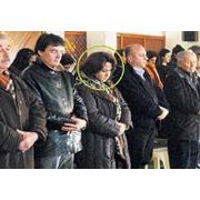 ZAPSU NUN EŞİ CUMA CEMAATİNİ EVİNE TOPLADI