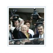 DEMİREL TABURCU OLDU...