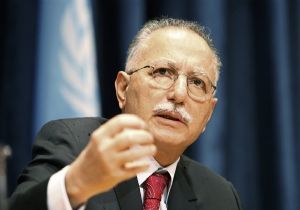 EKMELEDDİN İHSANOĞLU KİMDİR?