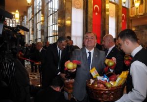 Vekil Kayıt Alanı Panayır Yerine Döndü!