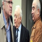 EMEKLİ  PAŞALAR DAN , TUTUKLU SUBAY AİLELERİNE YARDIM