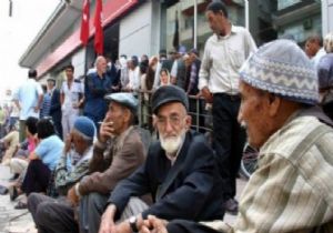 EMİNE ERDOĞAN, SERGİ GEZMEK İÇİN MECLİS E GİTTİ