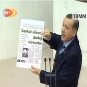 BAŞBAKAN TRAKTÖR HESABIYLA KENDİNİ VURDU