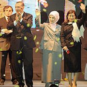 ERDOĞAN,  ELBİSEYİ ÇIKARTIRIM  DEDİ