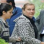 EN YÜREKLİ KADIN HÜLYA AVŞAR ÇIKTI