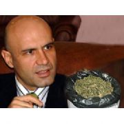 MİLLETVEKİLİNE ESRAR SATANLAR GÖZALTINDA