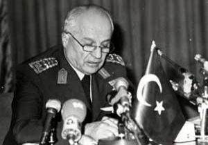 KENAN EVREN:  TATİLE GİDEBİLİRMİYİM 