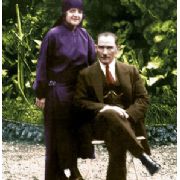 LATİFE HANIM MEKTUPLARI MAHKEMELİK OLDU