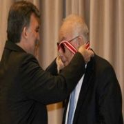 YAŞAR KEMAL DE ARTIK DEVLET TEN ÖDÜL ALMIŞ YAZAR 