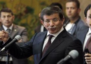 DAVUTOĞLU: KADDAFİ GİTMELİ