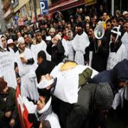 BİBER GAZI TEKEL İŞÇLERİNİ YILDIRMADI