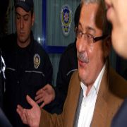 REKTÖR OKUDAN TAHLİYE EDİLDİ