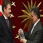 GÜL, BARIŞ ÖDÜLÜNE KAVUŞTU