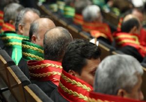 Hakim ve Savcılar Hakkında Flaş Karar