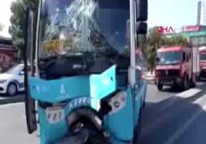İstanbul da halk otobüsü kaldırıma çıktı