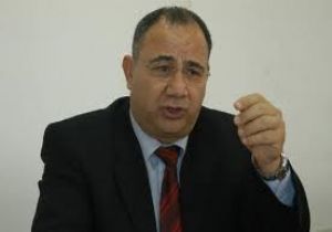 TEPKİ İÇİN MECLİS KÜRSÜSÜNDE TAKKE TAKTI