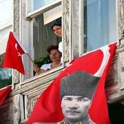 MECLİS LOJMANLARINA BAYRAK ASIN TALİMATI