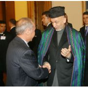 HİKMET ÇETİN, KARZAİ NİN DE  HİKMET ABİ Sİ