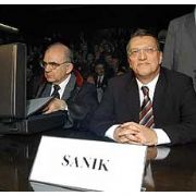 MESUT YILMAZ: SİYASETE GERİ DÖNEBİLİRİM 