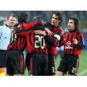 MİLAN BİR DARBE DE EMPOLİ DEN YEDİ