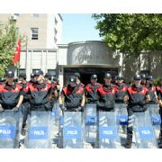 BAŞKENT TE OLAYLI TEZKERE PROTESTOSU