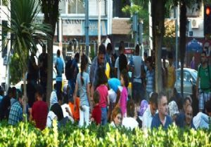 İzmir e Suriyeli Mülteci Akını
