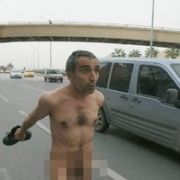 KRİZ E ÇIPLAK PROTESTO