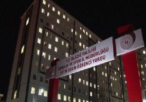 Öğrencilerden Yurt Ücretine Zam’ Eylemi