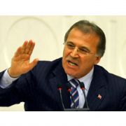 ABD ÜLKEYE GİRİŞLERİNDE SİYASİLERİNDE PARMAK İZİNİ ALACAK