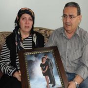 DÜĞÜN DAVETİYESİ DAĞITIRKEN ŞEHİT HABERİ GELDİ!
