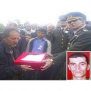 CUMHURİYET BAYRAMINDA ÖLEN ASKERİN AİLESİNE ŞEHADET BERATI