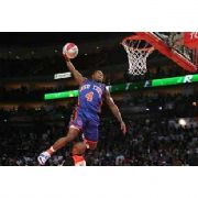 BASKETÇİLER SALONDA UÇTU
