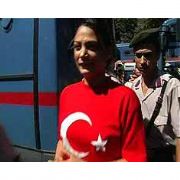 REİNA YI BASAN HANIMAĞA POLİS TAHLİYE EDİLDİ