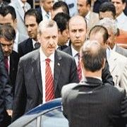 BAŞBAKAN IN PATRİK E CEVABI  BİZDE TEHDİT EDİLİYORUZ 