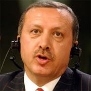BAŞBAKAN, ABD VE BM NİN  TAVIRLARINI ELEŞTİRDİ