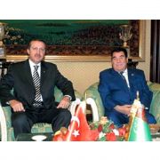 TÜRKİYE DEN TÜRKMENBAŞI NIN CENAZESİNE GİTMEYEN YOK