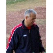 FUTBOLCULAR TEKNİK DİREKTÖRÜ BIÇAKLADI
