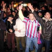 TRABZON TARAFTARI ÇILDIRDI