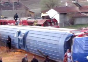 NİĞDE DE TREN KAZASI, 12 YARALI