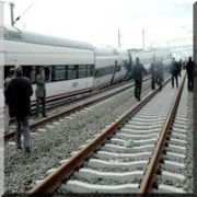  HIZLI TREN RAYDAN ÇIKTI